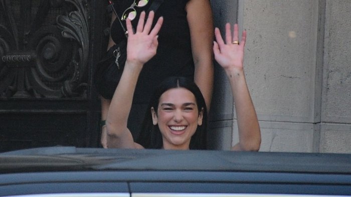 VIDEO | ¡Dua Lipa está en Santiago! Captan a la artista en el Club de la Unión