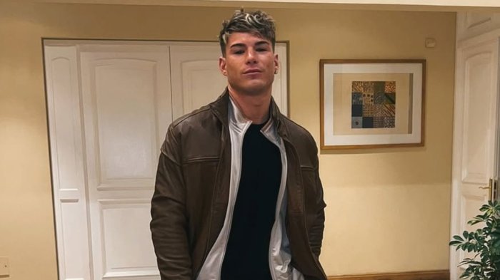 Raimundo Cerda impactó con radical cambio de look y se sumó a tendencia veraniega de moda