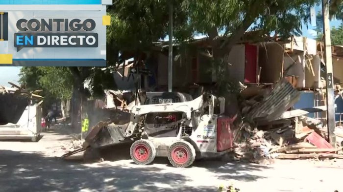 Tenía 18 habitaciones y una piscina: Demuelen casa tomada por “Los Pulpos” en Quinta Normal