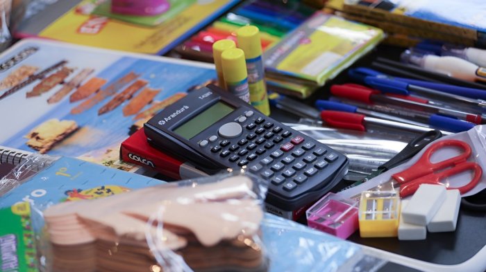 Bono útiles escolares 2025: Cuándo y a quiénes se les entregará el kit de Junaeb