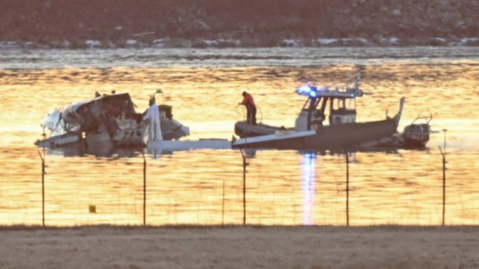 Tragedia aérea en Washington: Lo que se sabe del rescate y la víctima vinculada a Chile