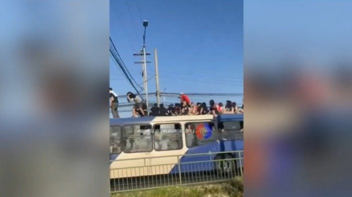 Barristas de Colo Colo “secuestraron” buses en Puente Alto: Intimidaron a pasajeros y conductores