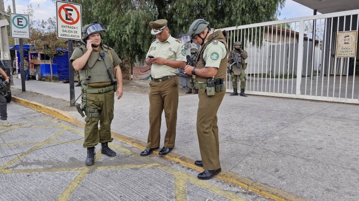 Detienen a hombre tras ataque a uniformado en Lo Espejo: Disparo policial llegó a piscina con niños