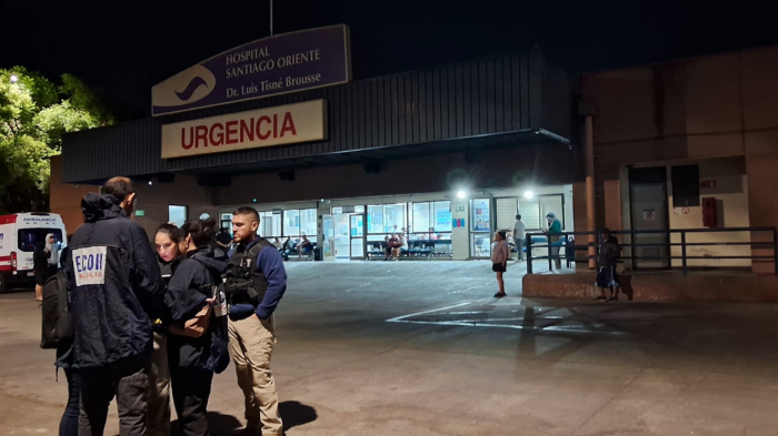 Hombre de 24 años fue atacado a balazos afuera de un local comercial en Peñalolén