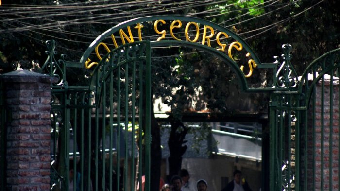 Suprema revocó expulsiones de alumnos que difundieron fotos de compañeras con IA en Saint George’s