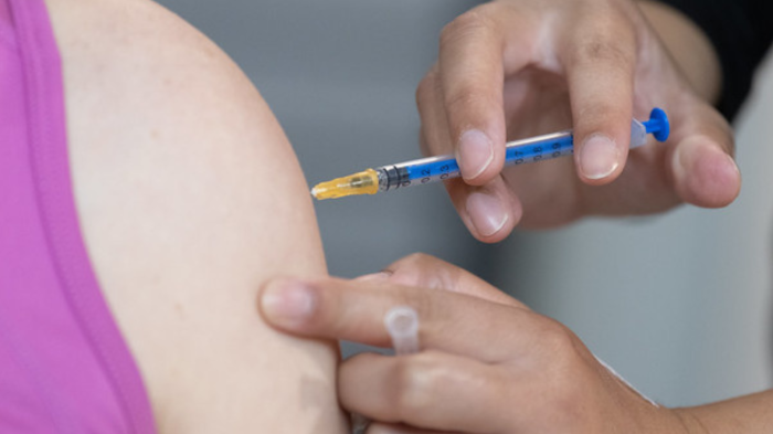 Campaña de vacunación invierno 2025: ¿Desde cuándo puedes acceder y a quiénes está dirigida?