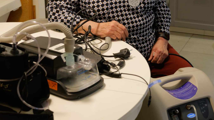 Tras masivo corte de luz: ¿Cómo debe solicitar ayuda una persona electrodependiente?