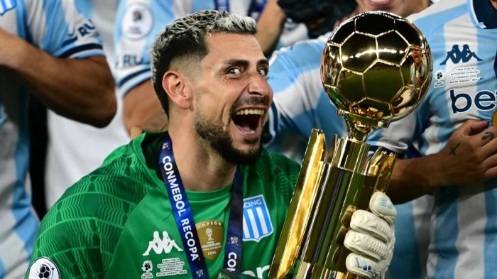 Atajada, capitán y récord: La mágica noche de Gabriel Arias con Racing en la Recopa Sudamericana