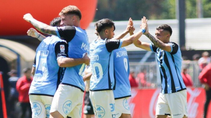 Con una contra letal: Huachipato venció a Colo Colo en el último minuto y lo hunde en la tabla