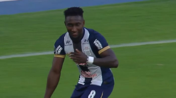 Letal: Eryc Castillo aumentó la ventaja para Alianza Lima ante Deportes Iquique