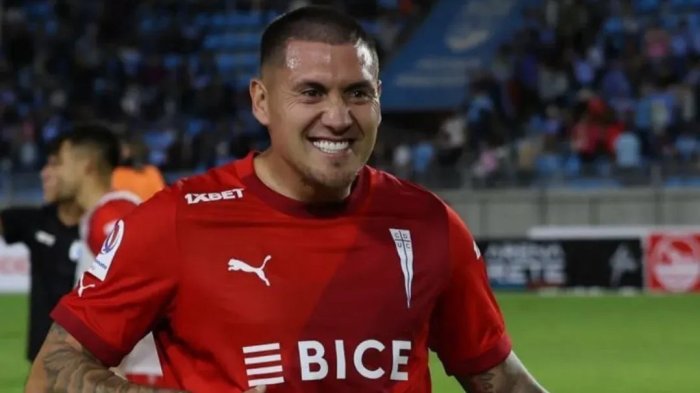 Nicolás Castillo explota ante derrota de la UC en Sudamericana y vuelve a pegarle a la dirigencia