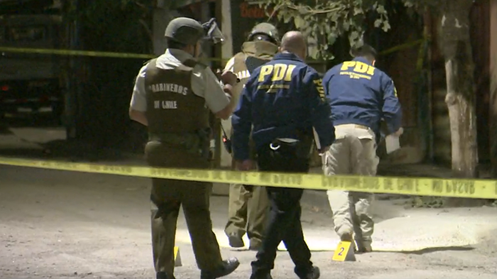 Mujer de 53 años fue asesinada a balazos fuera de su casa en Colina