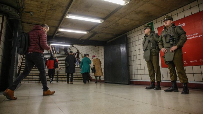 Nuevo plan de seguridad: Guardias municipales al interior del metro y Carabineros en algunas estaciones