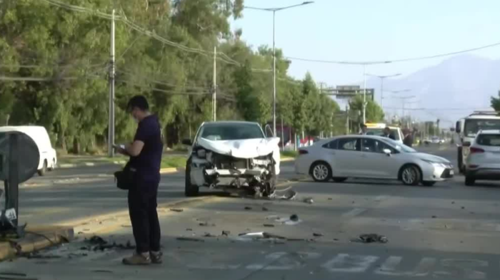 Vehículo de la PDI protagonizó colisión con auto particular durante persecución