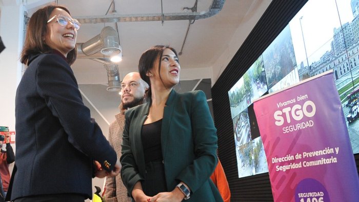 Fiscalía anuncia investigación de oficio por filtración de chats entre Cariola y Hassler