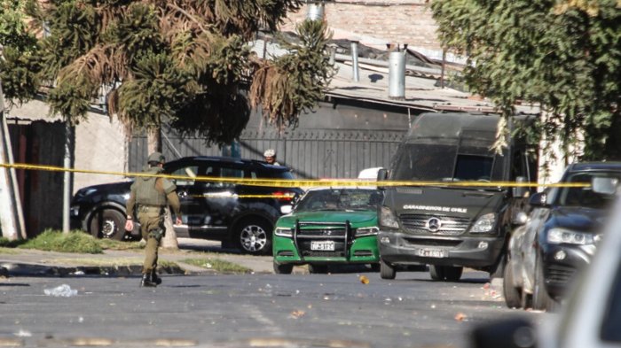 Fiscalización vehicular en La Legua terminó en balacera y con una carabinera atropellada