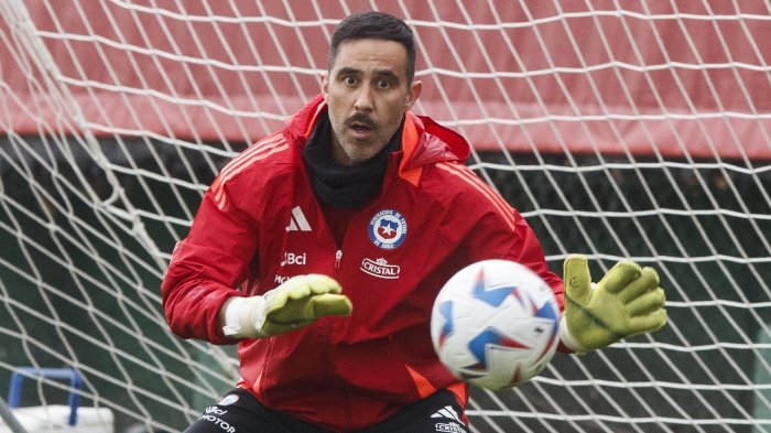 El análisis de Claudio Bravo luego de la caída de Chile frente a Paraguay: “Te cuesta un partido”