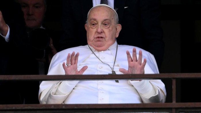 Tras 38 días hospitalizado: Papa Francisco hizo su primera aparición pública
