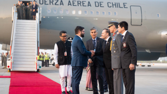 Presidente Boric llegó a India apostando fortalecer relaciones económicas y lazos “sólidos y duraderos”