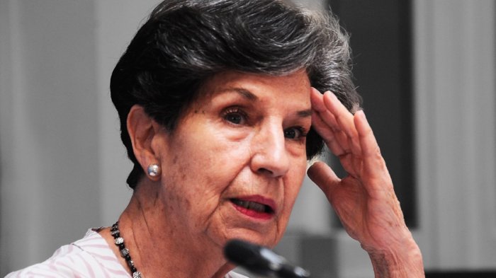 Tribunal Constitucional cesa de su cargo a senadora Isabel Allende por fallida venta de la casa de su padre