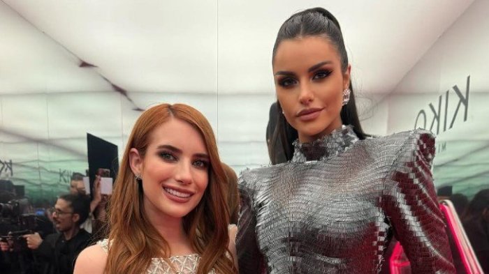 “Cosas que jamás imaginé”: Emilia Dides sorprendió posando con Emma Roberts en evento en Milán