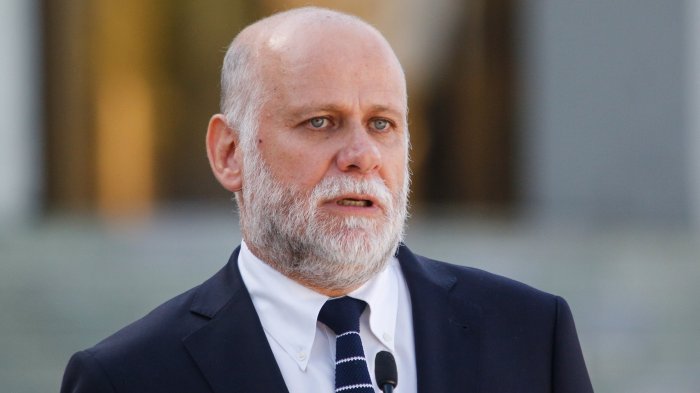 Ministro Álvaro Elizalde respondió a polémica por licencia de conducir: “Son especulaciones”