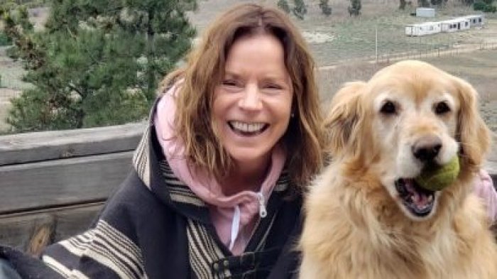 “Mi Sol eterna”: Kathy Salosny conmovió con imagen tras sufrir dura pérdida de su mascota