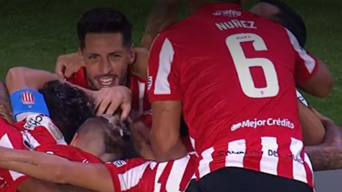 Castellón y la defensa de la U dudaron en la primera y Estudiantes no perdonó