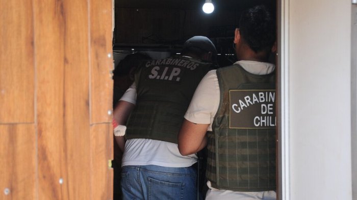 Formalizan a mujer por esclavizar a niño de 13 años en Iquique: Vivía en el patio