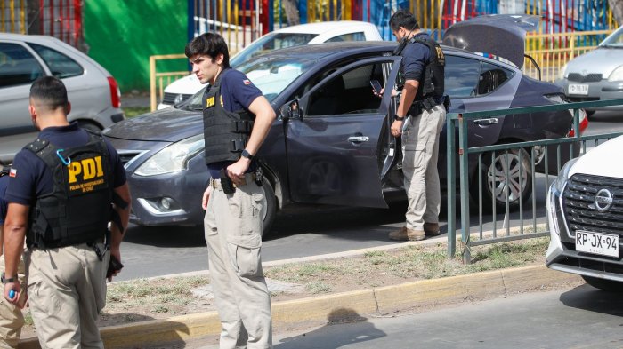 Videos muestran como un detective frustró a balazos una encerrona en Maipú