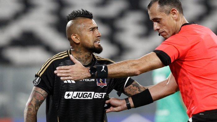 Vidal tilda de “graves” los hechos ocurridos contra Fortaleza y estalla contra la prensa: “Me preocupan ustedes”