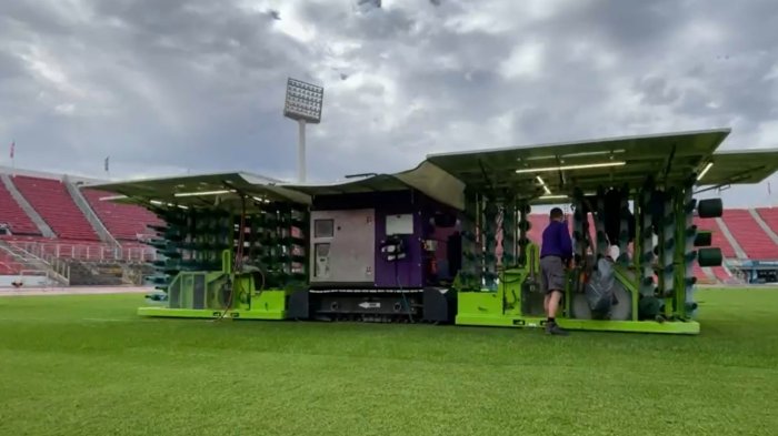 VIDEO | Así funciona la máquina con 600 agujas que “teje” la nueva cancha del Estadio Nacional