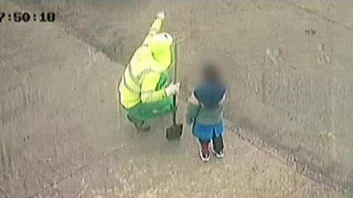 Deambuló solo y desorientado: Niño de 3 años se perdió desde furgón escolar en Hualpén