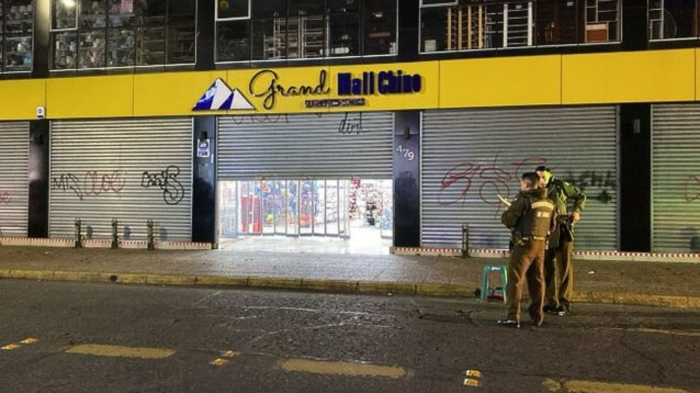 Violento asalto a mall chino deja un trabajador baleado en Temuco