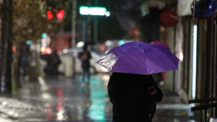 Regresa la lluvia: Alerta por frente climático de la próxima semana en región Metropolitana