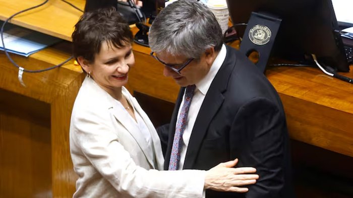 ¿Estrategia o trasparencia? Romance de Carolina Tohá y Mario Marcel generan reacciones en el mundo político