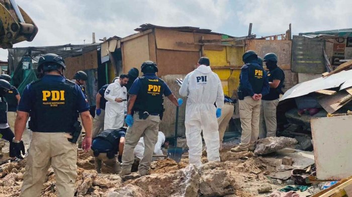 Enterrado bajo radier de cemento: Lo que se sabe del hallazgo de cadáver en cerro Chuño en Arica