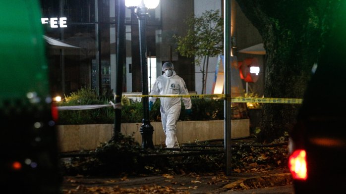 Artefacto explotó en edificio y tránsito está cortado en Providencia