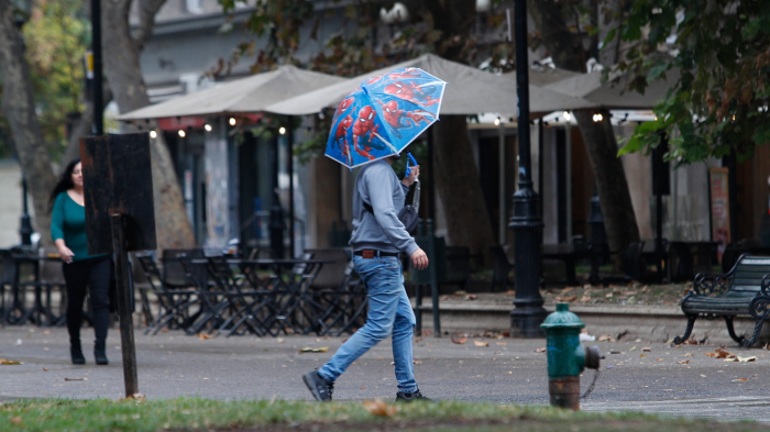 Alerta temprana preventiva para la RM: Sistema frontal traería vientos y aguanieve