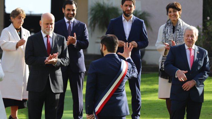 Esta es la foto oficial del presidente Boric con su gabinete previo a su última Cuenta Pública