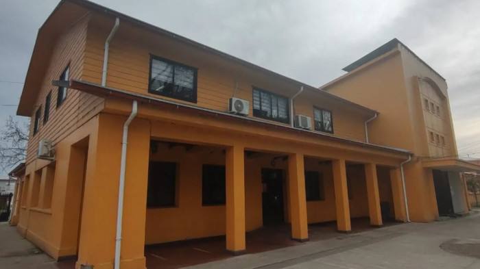 Sujeto armado con cuchillo amenazó a personal de la municipalidad de Bulnes