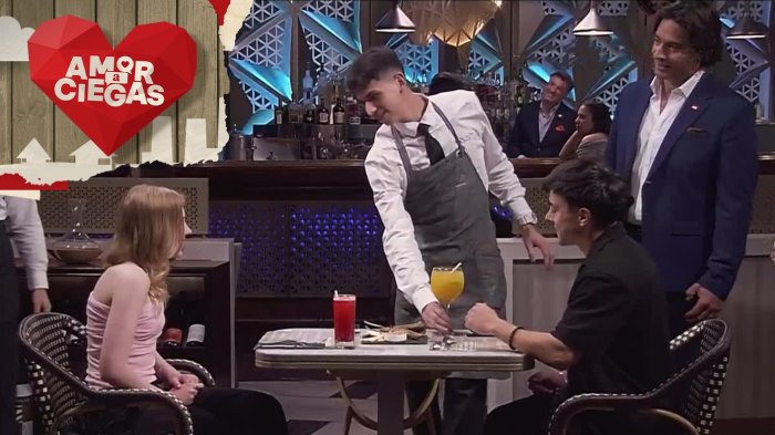 ¡Se enamoró! Barman de Amor a Ciegas coqueteó con estudiante de publicidad ante la sorpresa de su cita