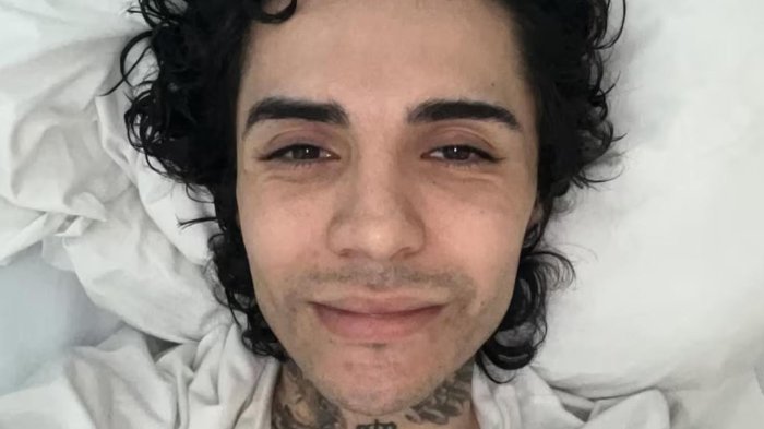 “A gritos llorando”: Leo Méndez Jr. es internado de urgencia por infección tras extirpación de órgano