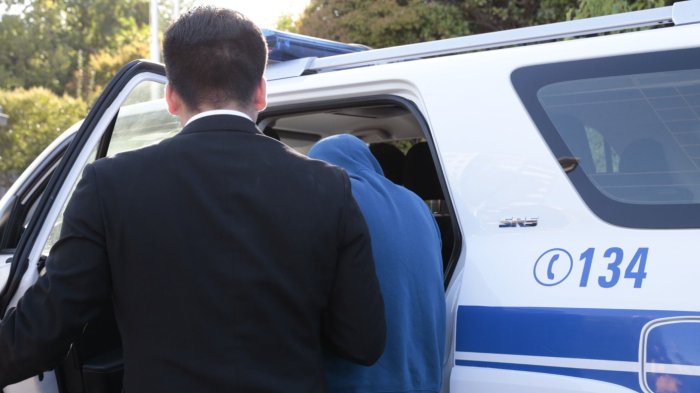 PDI detiene a hombre que ingresó con dos menores de 15 años a motel en Punta Arenas