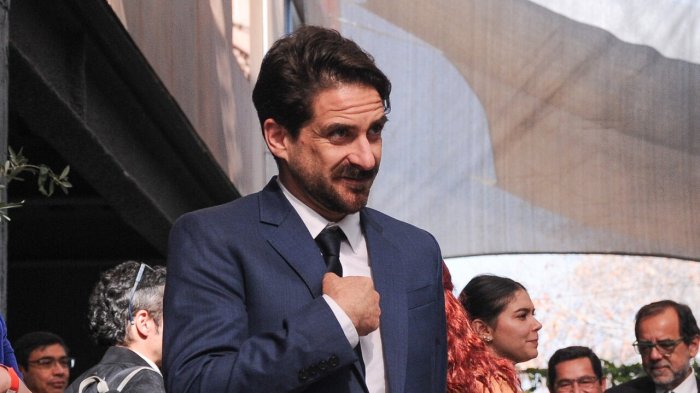 Gonzalo Winter denunció el robo de equipos audiovisuales en Valdivia