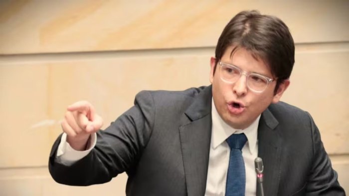 Miguel Uribe Turbay salió con éxito de la primera cirugía tras ataque en Colombia