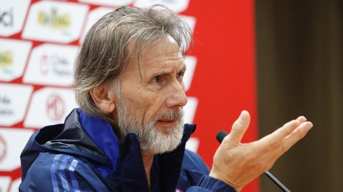 Ricardo Gareca habla de “desprestigio” que Chile sea último en las Eliminatorias: “No vine para esto”