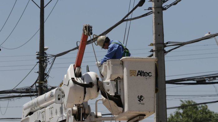 Enel avisa que habrá cortes de luz en CATORCE comunas de la Región Metropolitana el jueves 12