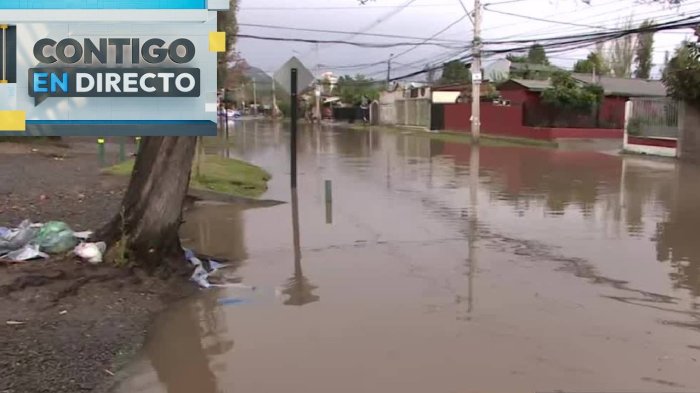 Impactantes inundaciones dejan calles anegadas en Huechuraba: Agua alcanzaría hasta los 30 centímetros