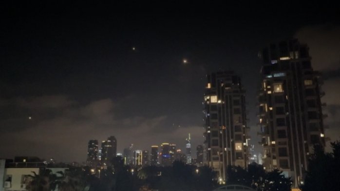 “Me interrogaron 10 minutos y revisaron el celular”: El relato de los chilenos en medio de la guerra en Irán